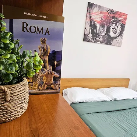 Urban Street Apartment Roma-3